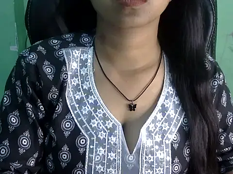 cute momo love online show from April 30, 5:01 am