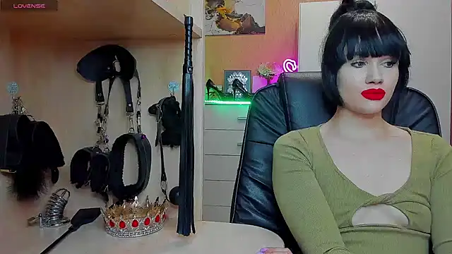 KristiTopxx online show from June 3, 6:35 pm