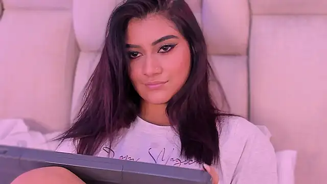 KatherineRuiz  online show from March 15, 1:24 pm