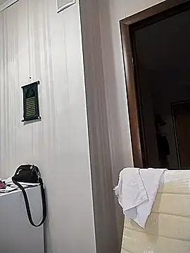 MilkCandyGirl online show from July 14, 5:17 pm