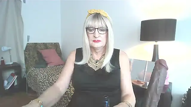 sophyTV online show from March 29, 1:43 pm