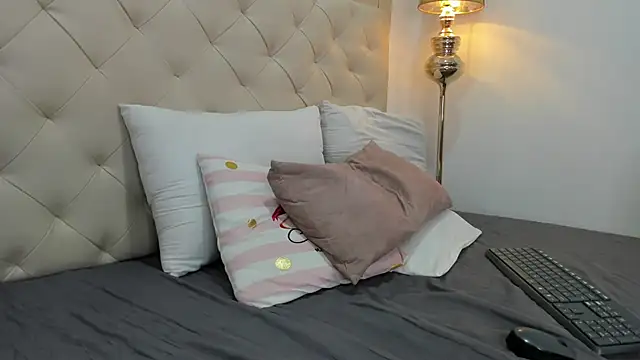 nina joyce online show from March 2, 8:37 pm