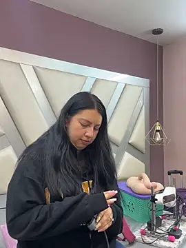 Ashleeyprincess01 online show from April 21, 11:28 am