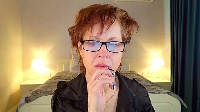 LioraWeiss online show from March 14, 7:09 am