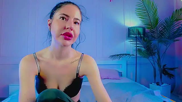 EmilyRamsey online show from April 26, 2:15 pm