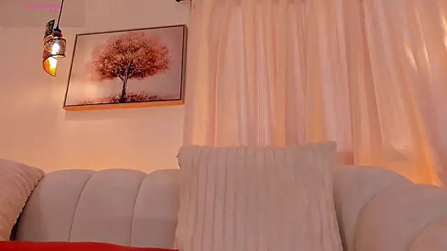 IsabellaLux  online show from March 20, 4:45 pm