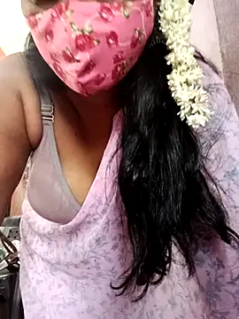 sexyladdupilla online show from April 15, 8:15 am