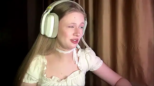 lisa high online show from March 5, 11:17 am