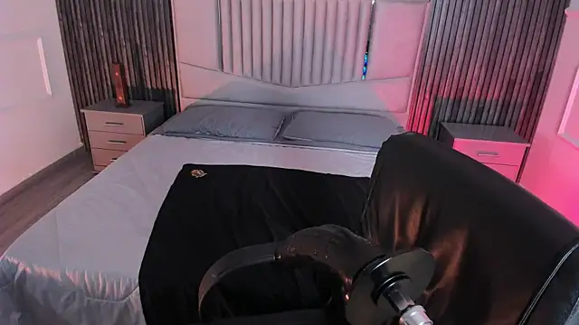 Emberrvelvet online show from March 21, 8:19 am