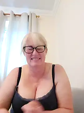 FlirtyFleur-x online show from May 3, 6:11 pm