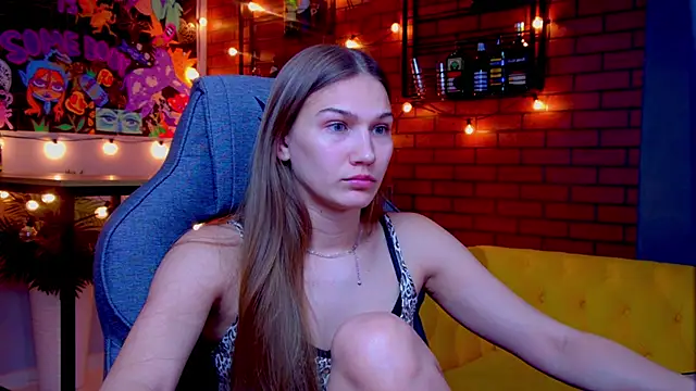 Sweet Emilya online show from May 11, 1:46 pm