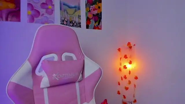 Madeline 21 online show from March 13, 5:42 am