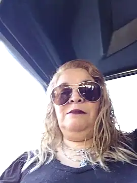momismilf544 online show from May 19, 7:21 pm