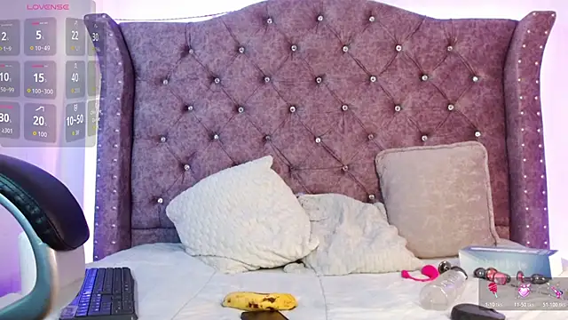 Amara Davis1 online show from March 28, 8:58 am