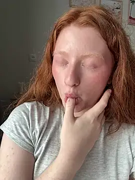 gingerlatte online show from April 4, 9:41 am