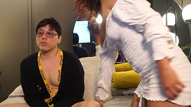 Mia and Belmonth online show from March 19, 6:56 pm