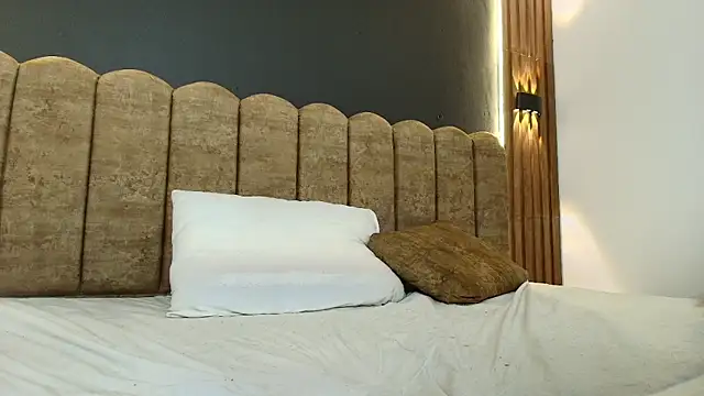 AmbarLee  online show from March 15, 1:02 pm