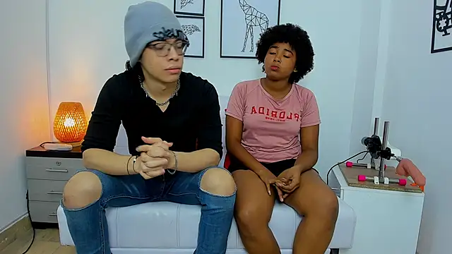 chiki carm online show from April 8, 1:24 pm