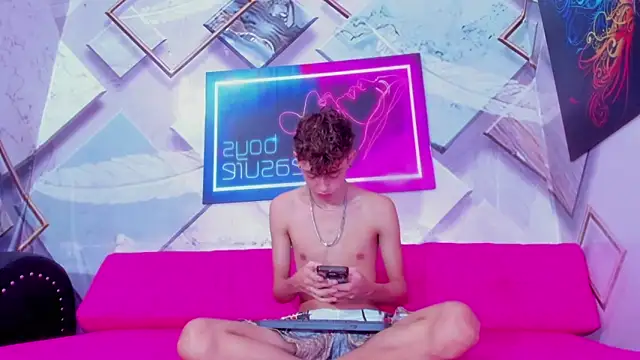 Aron guys online show from March 2, 5:19 pm