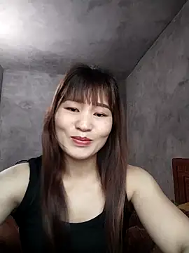 Lilinn  online show from April 18, 11:59 pm