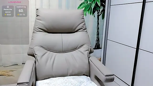Naomi NN online show from July 13, 2:23 am