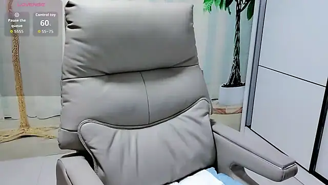 Naomi NN online show from July 23, 9:23 pm