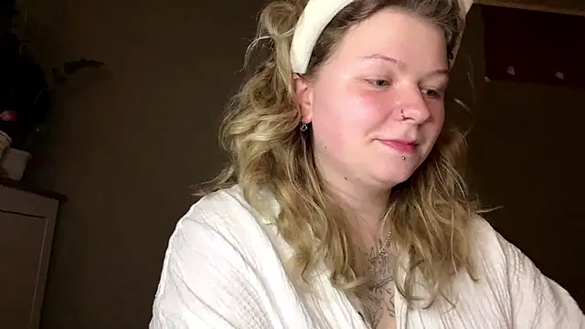 YoungAlina online show from April 24, 9:06 pm