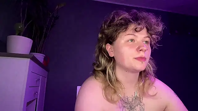 YoungAlina online show from July 13, 10:32 pm