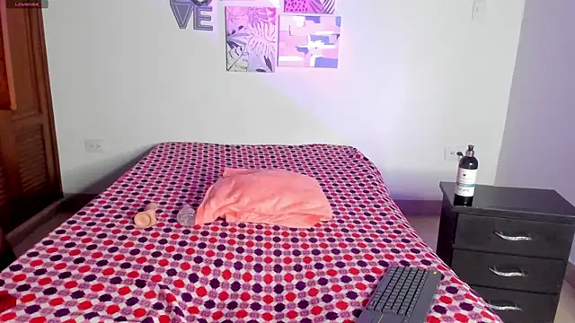 Aylah beckman online show from April 15, 11:44 am