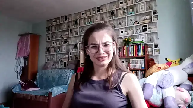 JInaMillsap online show from April 14, 9:20 am