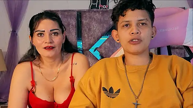 lesbian Leslie y Alizon online show from March 2, 7:15 am