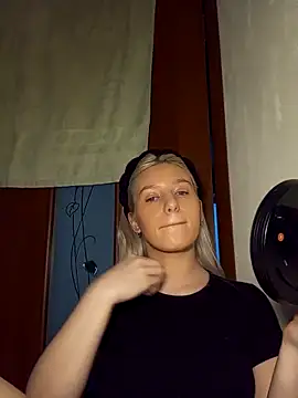 Glowing Jessica online show from March 1, 1:11 pm