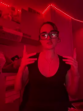 Claraaaaa06 online show from April 8, 8:00 pm