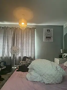 BeeMay22 online show from July 30, 10:38 am