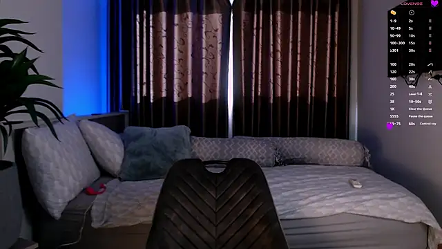 MinaGlow online show from March 29, 1:15 am