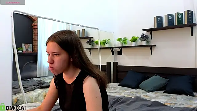 Molly Miavka online show from June 21, 8:18 am