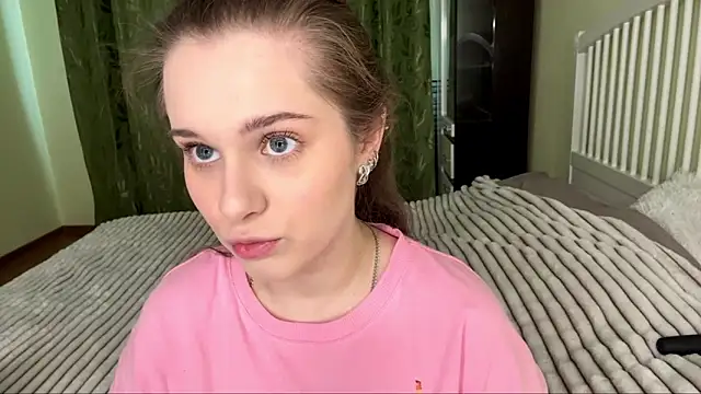 ElizabethHenderson online show from March 31, 8:47 am