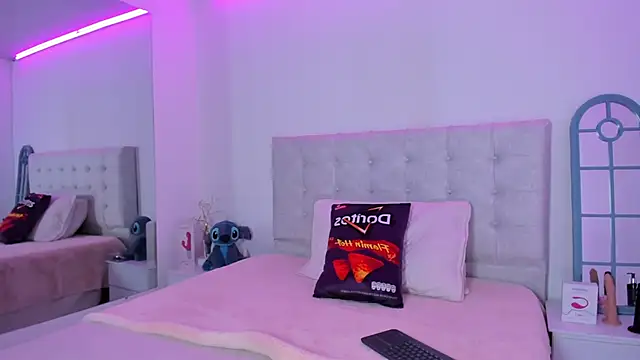 Vanessa cruz 18 online show from April 21, 6:48 pm