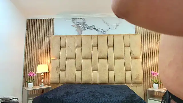 Estrella-gold online show from April 17, 9:50 pm