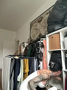 SkinnyLilly online show from June 29, 4:39 pm