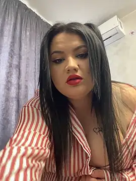 julietalovee online show from March 10, 11:14 am