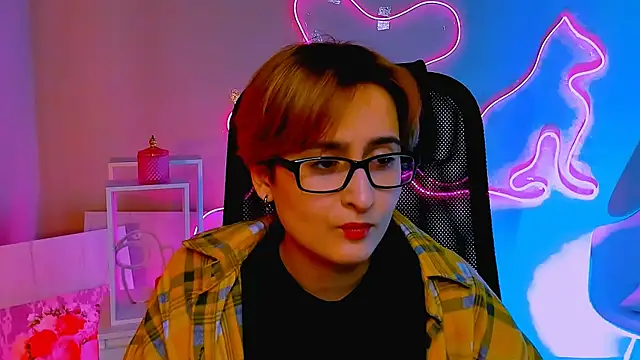 LixeLuna online show from April 19, 6:24 am