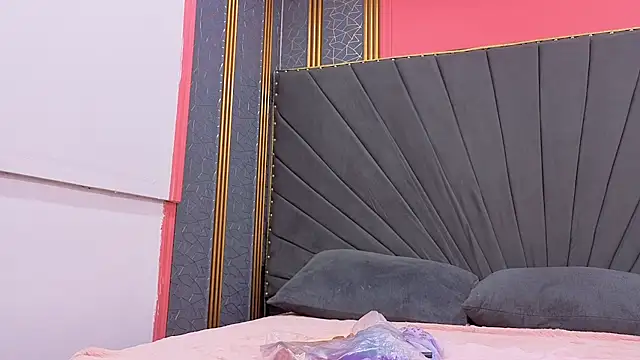 Kaely-Hot- online show from April 6, 2:07 pm