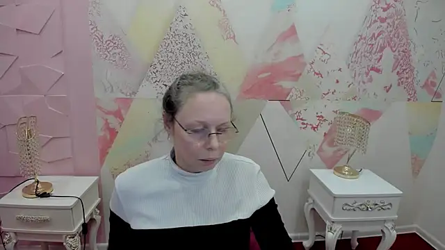 Helly nana online show from March 4, 2:01 pm