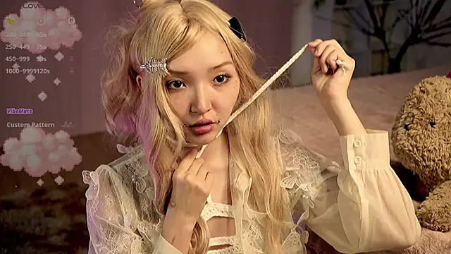 Linhmew online show from July 22, 9:38 pm