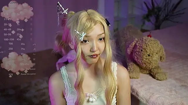 Linhmew online show from July 15, 9:30 pm