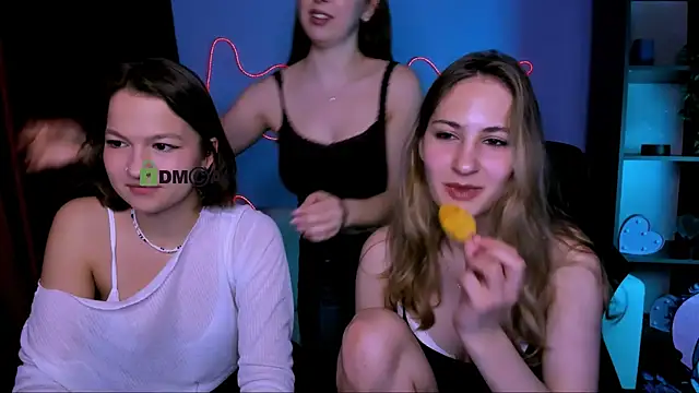 liana best online show from May 31, 7:26 pm