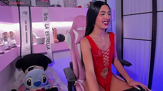 CherrySeraphine1 online show from April 7, 8:11 pm