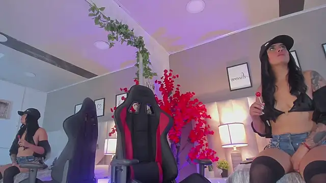 Kiara Kismet  online show from April 3, 9:13 pm