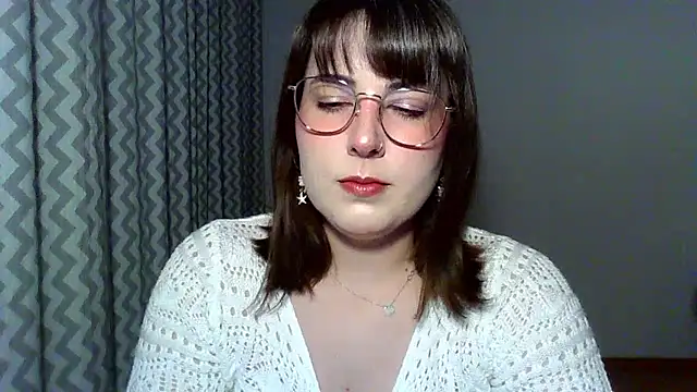 ClaraHard online show from July 6, 7:05 pm